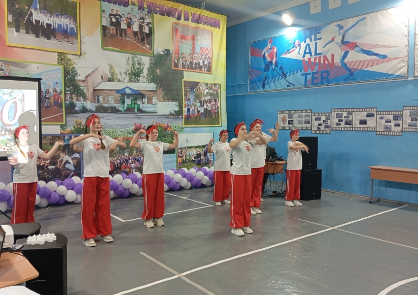 Любимых окон негасимый свет...